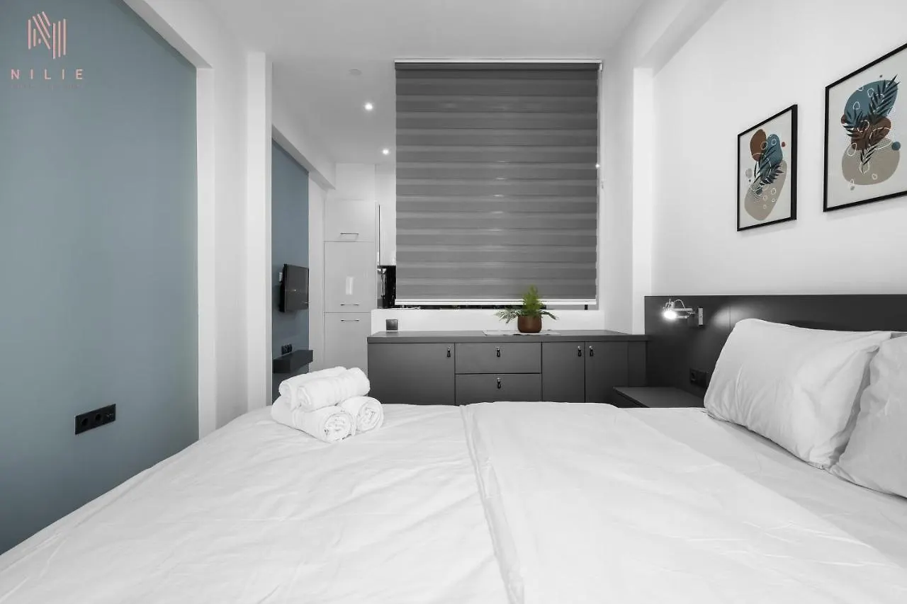 Contacten van New Era, Nilie Hospitality Mgmt
